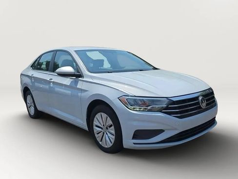 Used 2019 Volkswagen Jetta S w/ Driver Assistance Package FWD image 3
