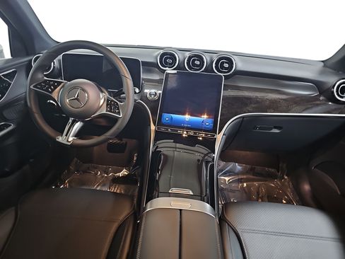 Certified 2026 Mercedes-Benz GLC 300 image 9