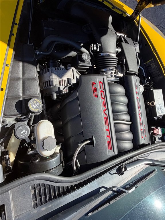 Used 2011 Chevrolet Corvette Coupe w/ Preferred Equipment Group RWD image 11