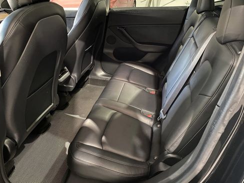 Used 2020 Tesla Model Y Long Range image 8