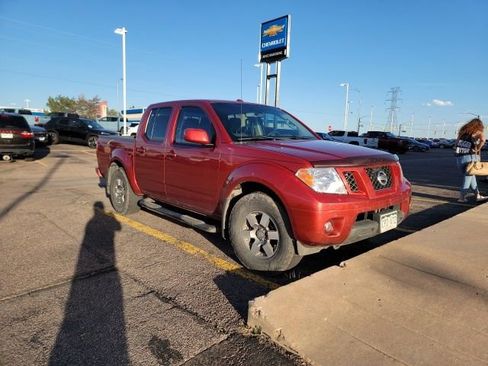 Used 2012 Nissan Frontier PRO-4X AWD/4WD image 3