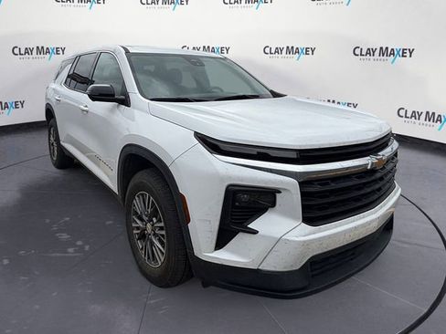 Used 2024 Chevrolet Traverse LS FWD image 7