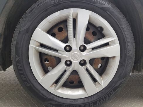 Used 2020 Nissan Kicks S image 31