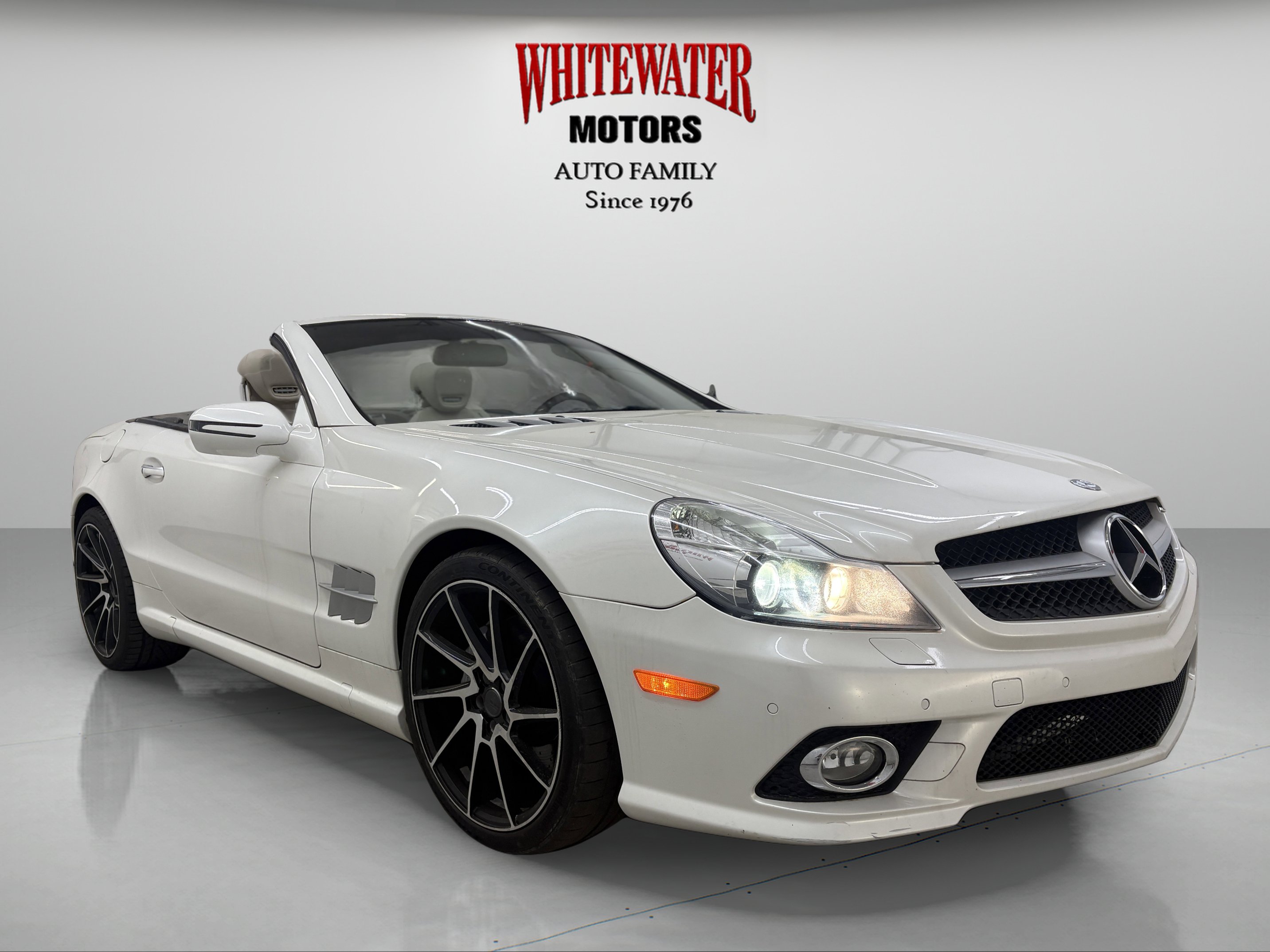Used 2011 Mercedes-Benz SL 550 image 8