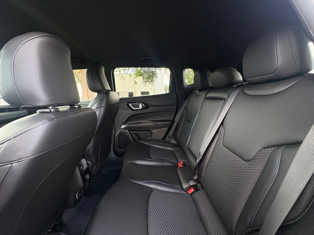 New 2026 Jeep Compass Latitude AWD/4WD image 19