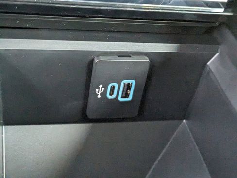 New 2025 Ford F250 Lariat w/ Lariat Ultimate Package image 24