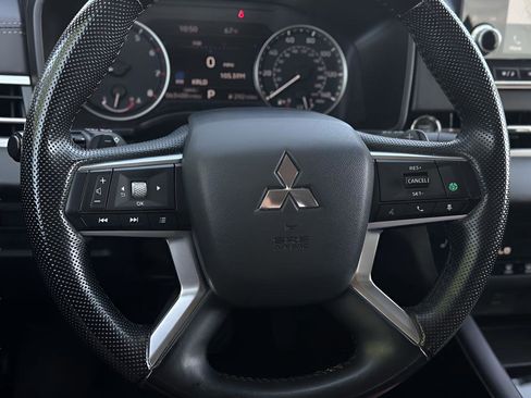 Used 2024 Mitsubishi Outlander SE Black Edition FWD image 15