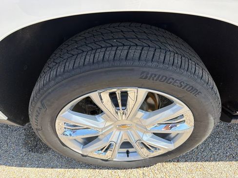 Used 2024 Chevrolet Suburban High Country w/ Advanced Technology Package AWD/4WD image 13