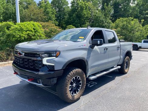 Used 2025 Chevrolet Silverado 1500 ZR2 AWD/4WD image 2