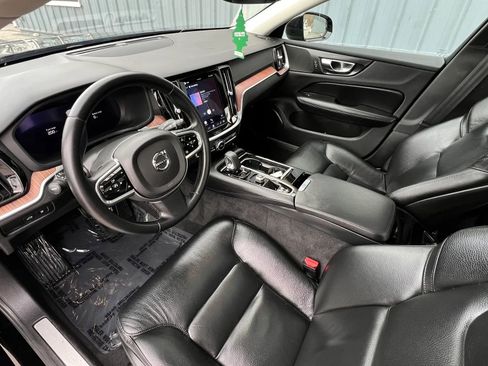 Used 2023 Volvo S60 T8 Plus image 21