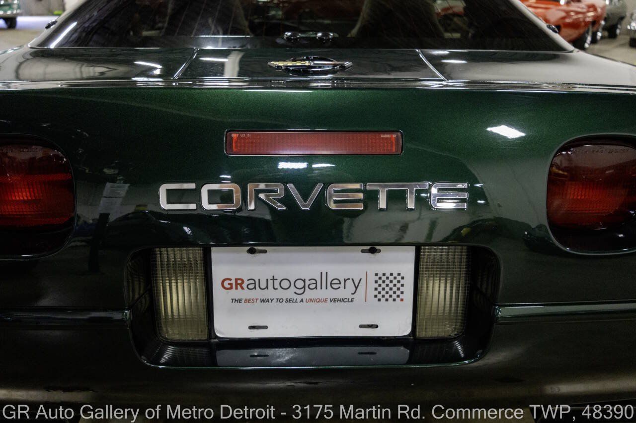 Used 1995 Chevrolet Corvette Coupe RWD image 34