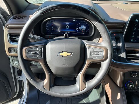 Used 2023 Chevrolet Suburban High Country w/ Advanced Technology Package image 18