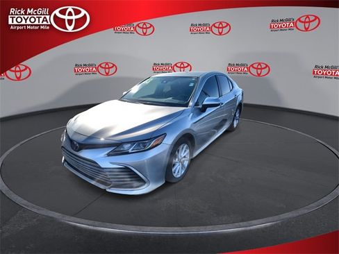 Used 2023 Toyota Camry LE image 4