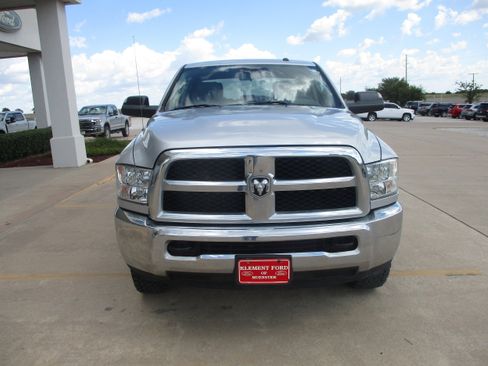 Used 2018 RAM 2500 Tradesman w/ Chrome Appearance Group image 11