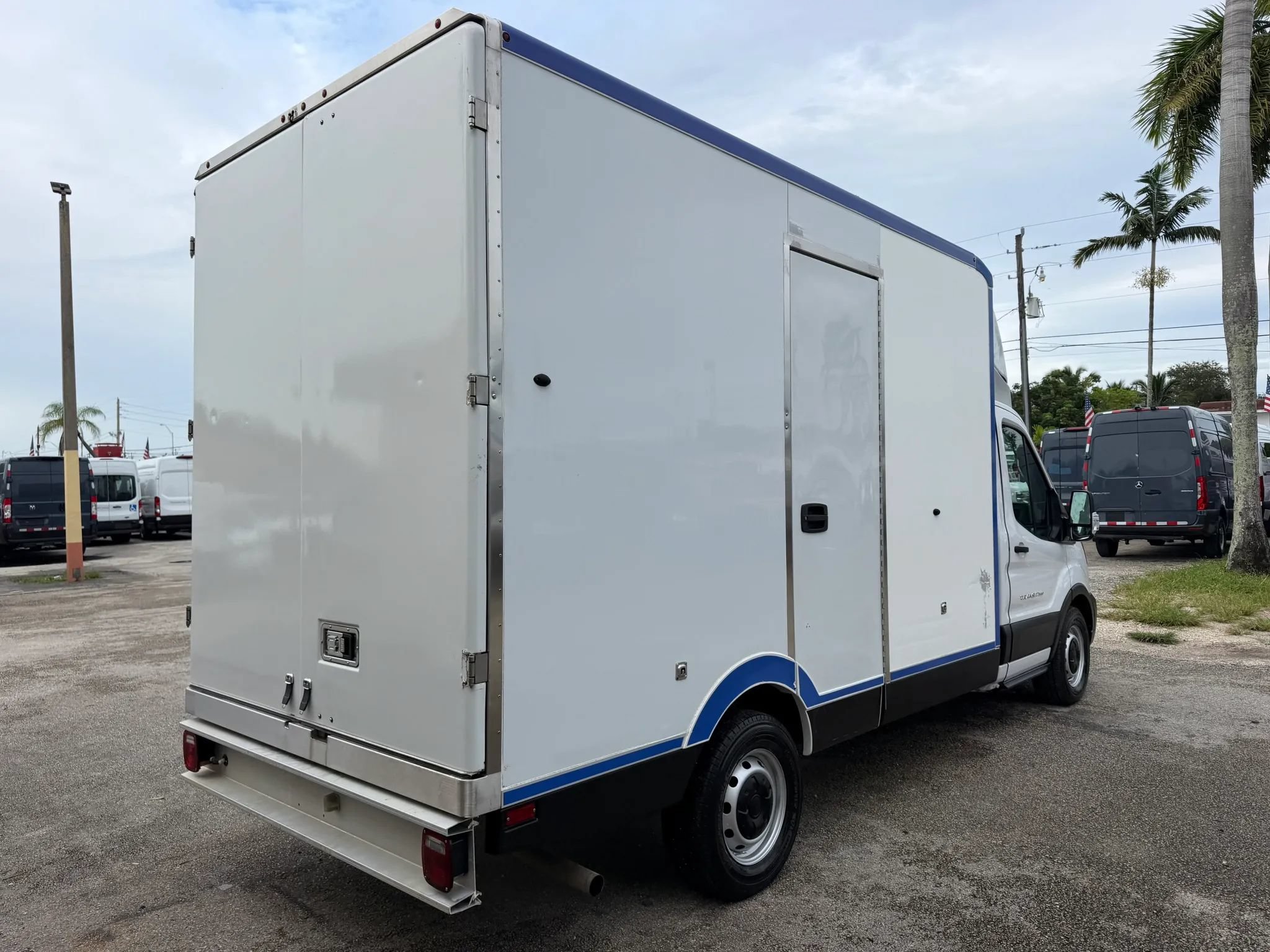 Used 2022 Ford Transit 350 w/ Upfitter Package RWD image 5