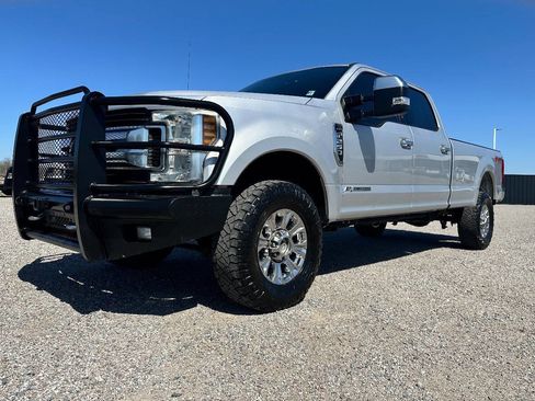 Used 2018 Ford F250 XLT w/ XLT Premium Package image 2