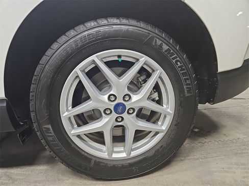 Used 2022 Ford Edge SEL w/ Convenience Package image 30