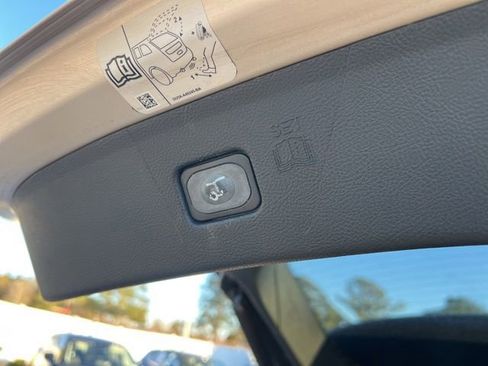 Used 2018 Ford Edge Titanium w/ Equipment Group 301A image 29