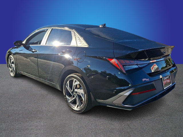 Used 2025 Hyundai Elantra Sport FWD image 6