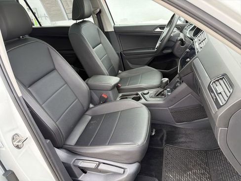 Used 2021 Volkswagen Tiguan SE image 26