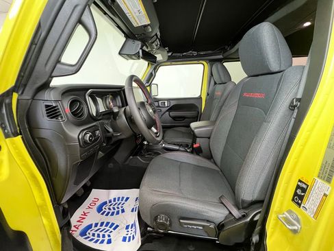 Used 2024 Jeep Wrangler Unlimited Rubicon w/ Technology Group image 4