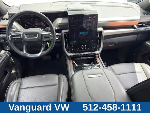 Used 2025 GMC Yukon XL Denali AWD/4WD image 27