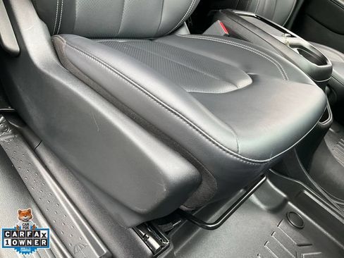 Used 2023 Chrysler Pacifica Touring-L w/ S Appearance Package FWD image 73