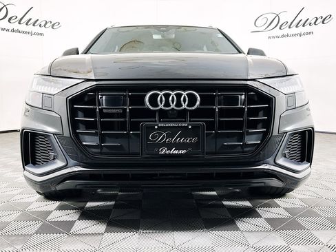 Used 2023 Audi Q8 Prestige w/ Prestige Package image 2