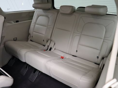 Used 2021 Lincoln Navigator Reserve w/ Luxury Package image 17