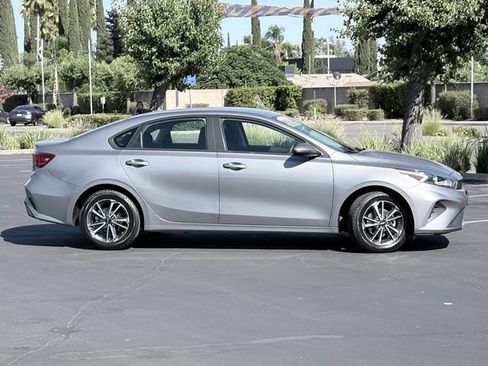 Certified 2023 Kia Forte LXS w/ LXS Technology Package FWD image 4
