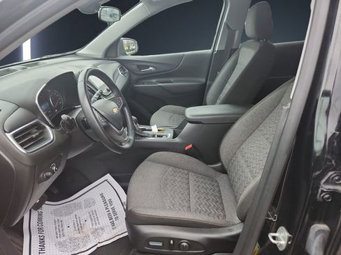 Used 2023 Chevrolet Equinox LT w/ Driver Convenience Package image 9