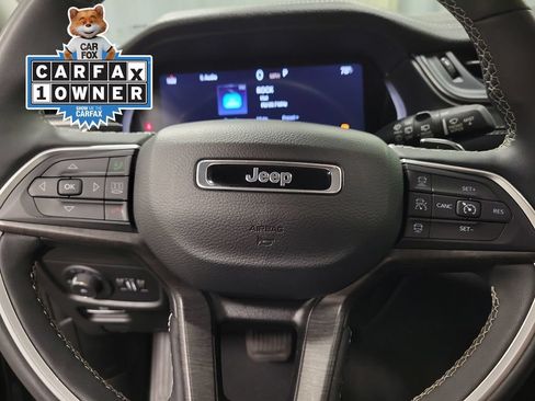 Used 2023 Jeep Grand Cherokee L Limited AWD/4WD image 23