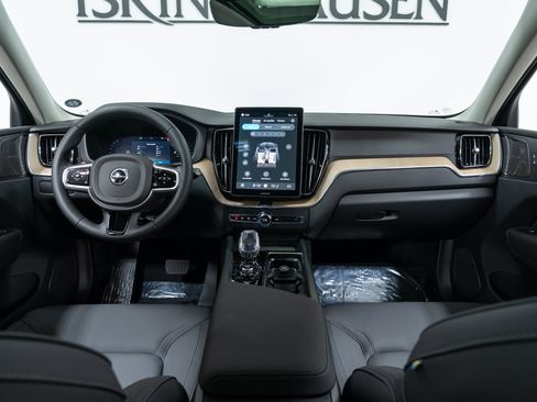 New 2026 Volvo XC60 B5 Plus w/ Climate Package AWD/4WD image 15