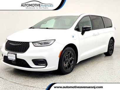 Used 2024 Chrysler Pacifica Hybrid S Appearance Pkg