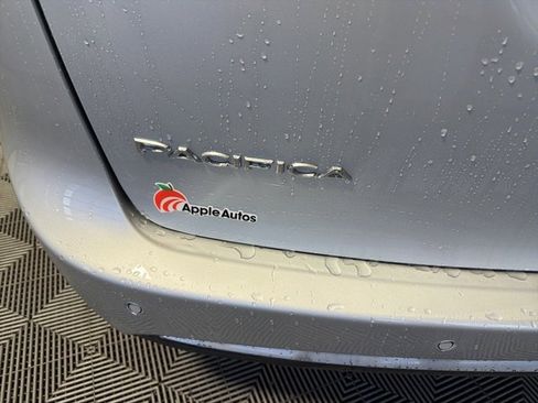 New 2026 Chrysler Pacifica Select image 8