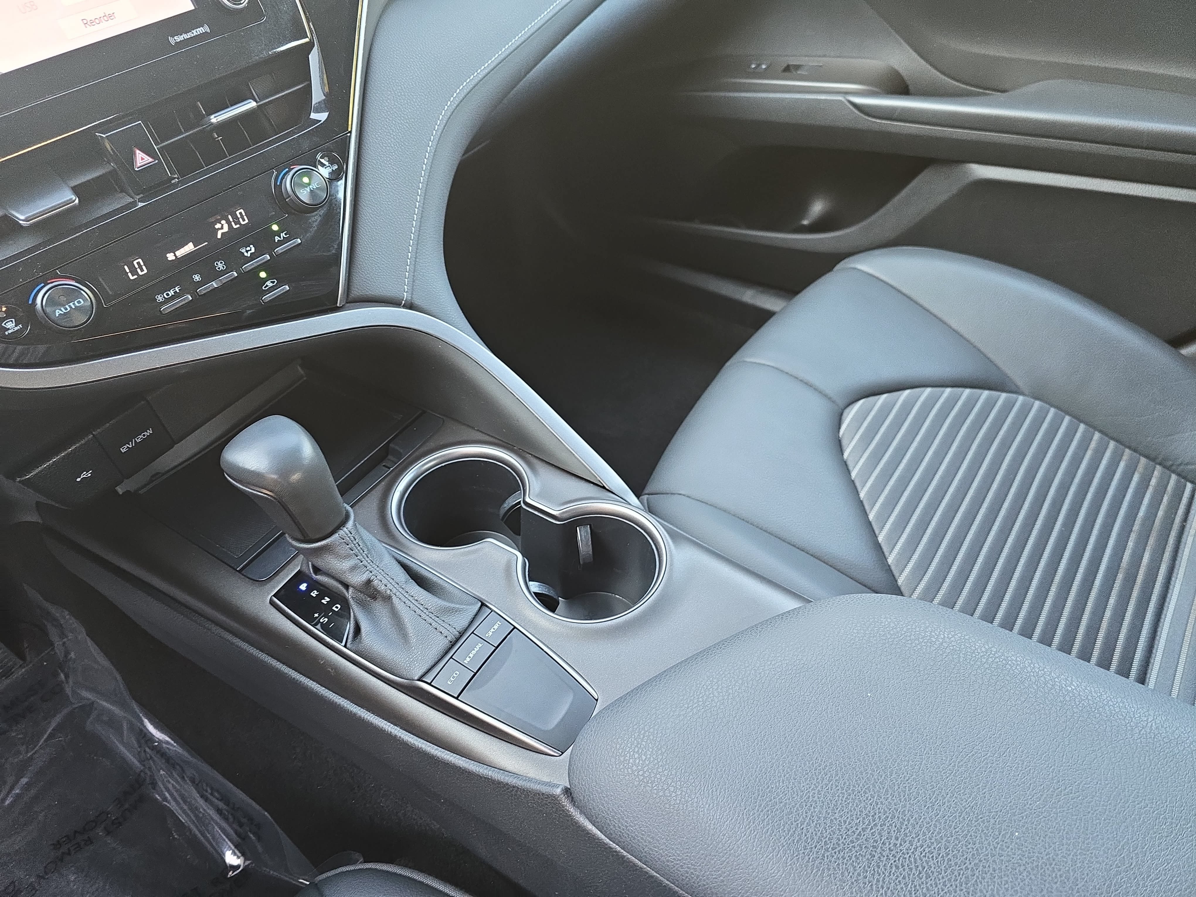 Used 2024 Toyota Camry SE w/ Convenience Package FWD image 23