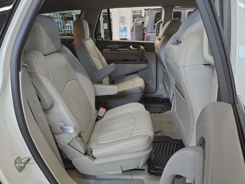 Used 2014 Buick Enclave Leather FWD image 17