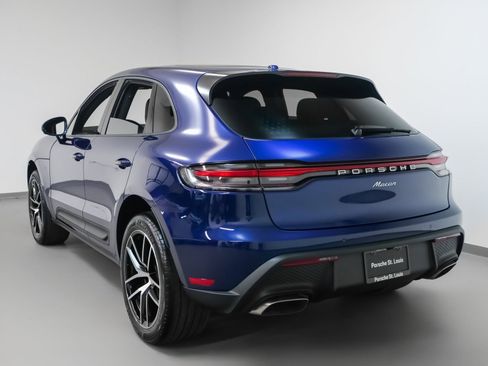 Used 2025 Porsche Macan image 3