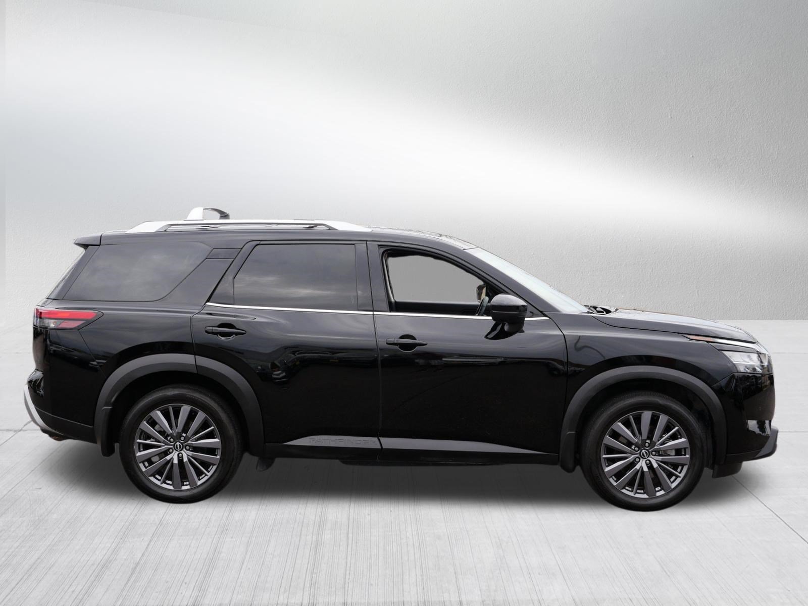 Used 2024 Nissan Pathfinder SL w/ SL Premium Package AWD/4WD image 8