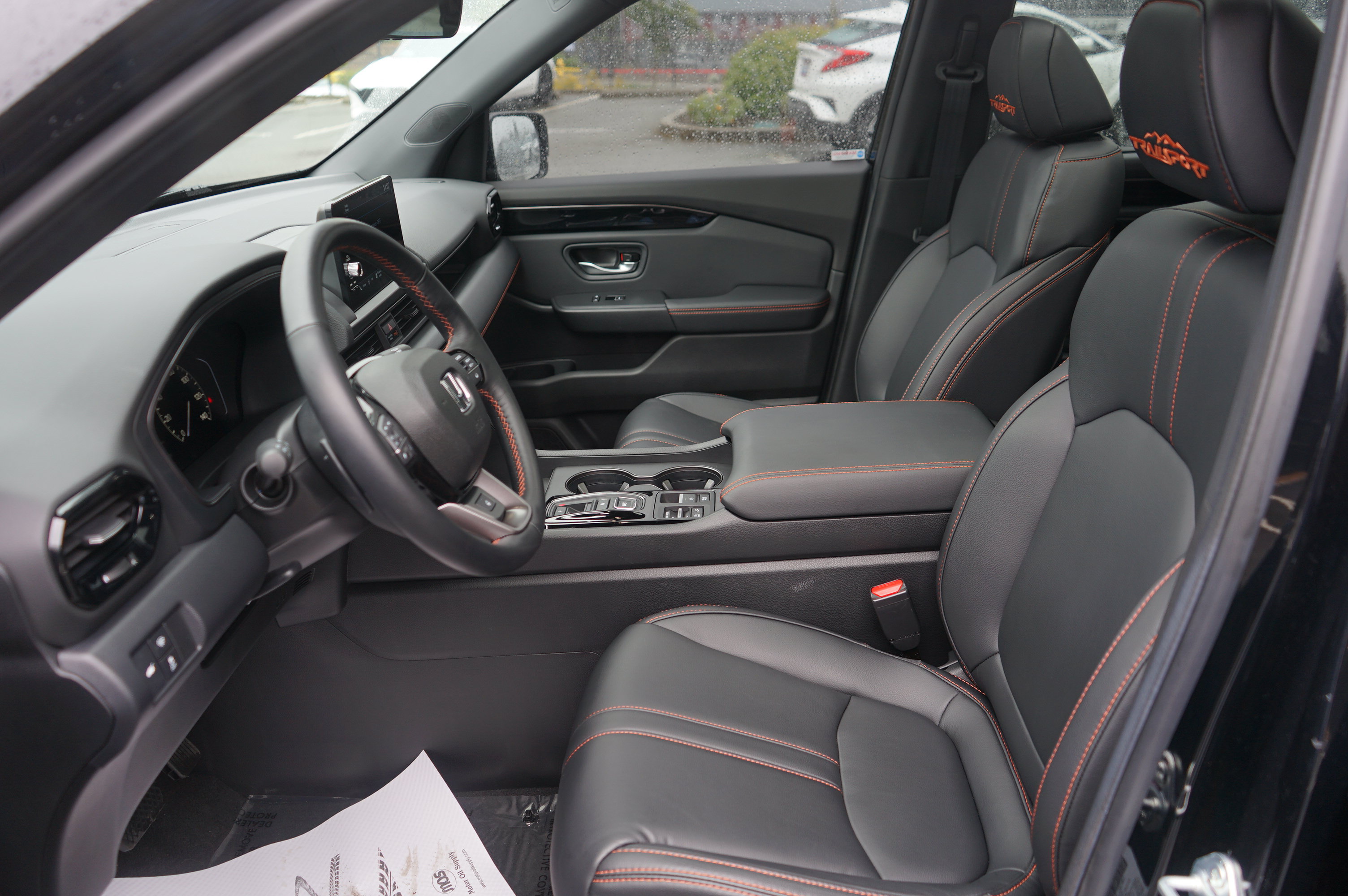 Used 2025 Honda Pilot TrailSport image 17
