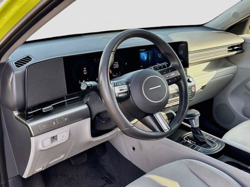 Used 2025 Hyundai Kona SEL FWD image 9