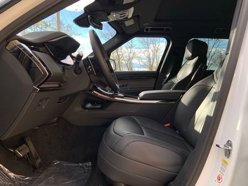 New 2025 Land Rover Range Rover Sport Dynamic SE image 11