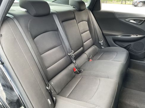 Used 2018 Chevrolet Malibu LT FWD image 15