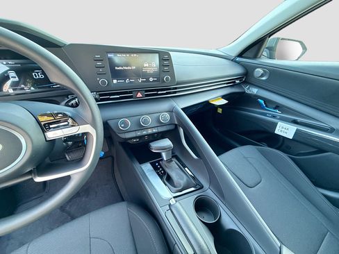 New 2026 Hyundai Elantra SE image 24