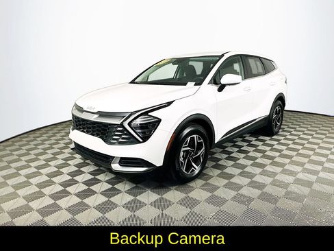 Used 2025 Kia Sportage LX FWD image 5