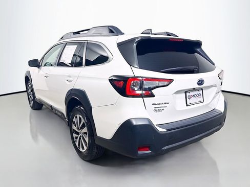 Used 2024 Subaru Outback Premium AWD/4WD image 5