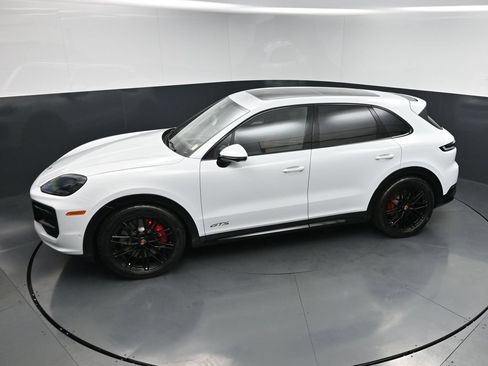 New 2026 Porsche Cayenne GTS AWD/4WD image 18
