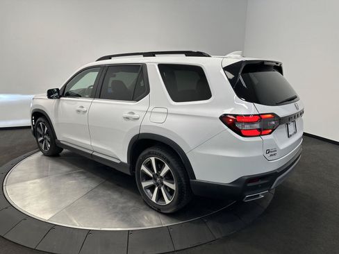 Certified 2023 Honda Pilot Touring image 5