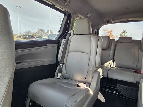 Used 2019 Honda Odyssey EX-L image 24
