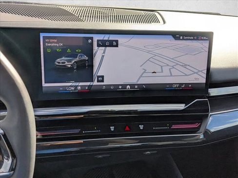 Used 2024 BMW 530i image 11